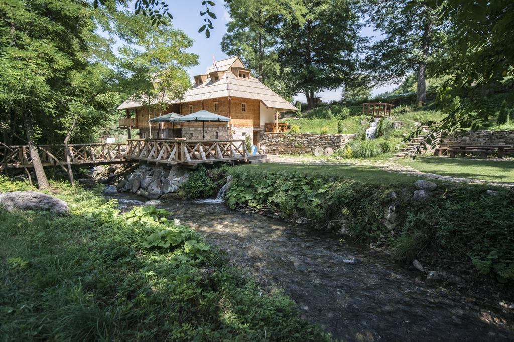 Gradacka Banja Brvnare Apartment Bagian luar foto